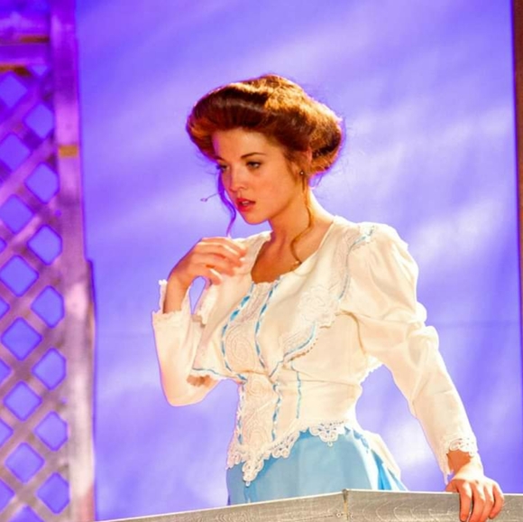 Meet your Posher, Elizabeth - Picture 6 of 10